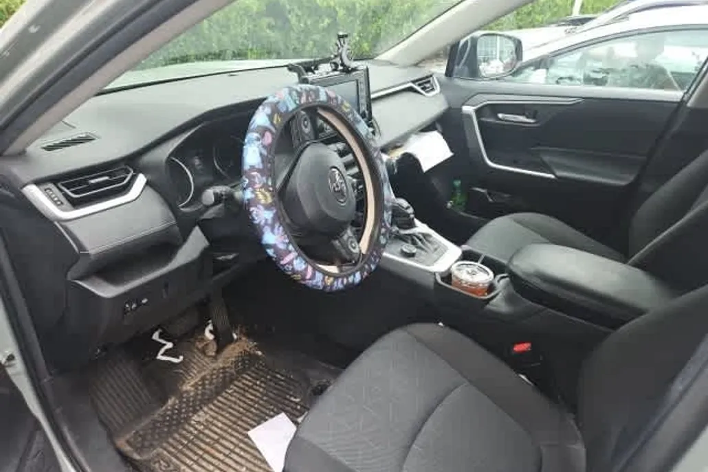 2022 Toyota RAV4 Hybrid XLE photo 1