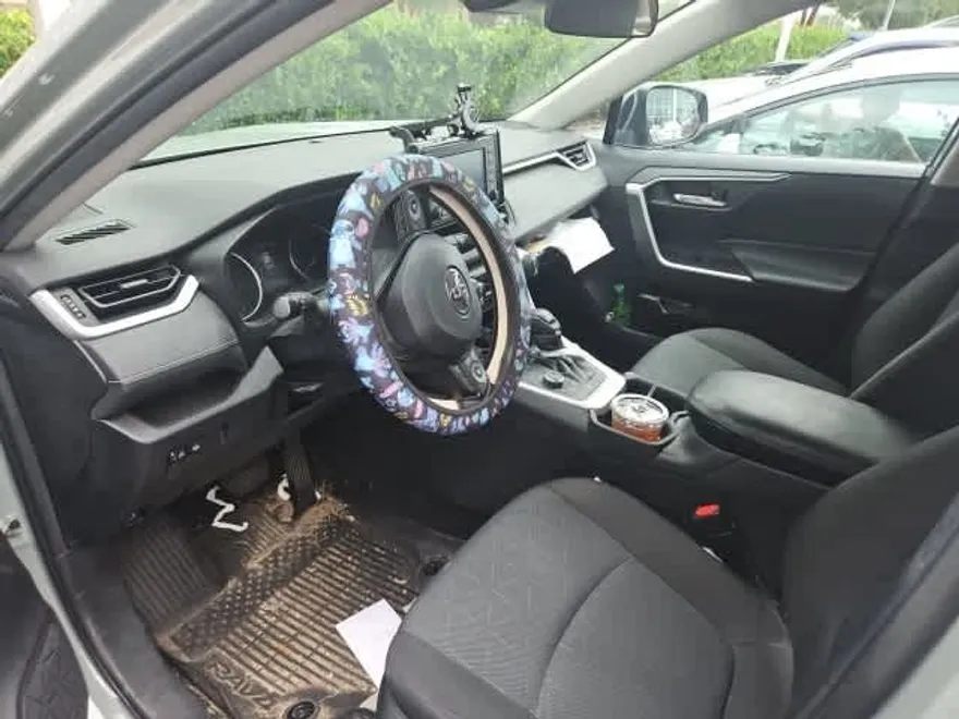 2022 Toyota RAV4 Hybrid XLE photo 1