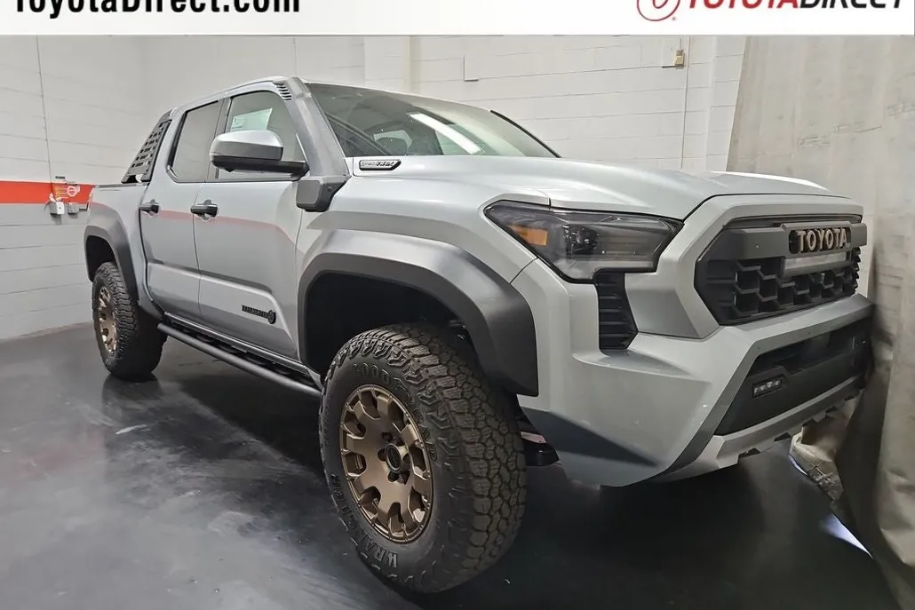 2025 Toyota Tacoma Trailhunter photo 1