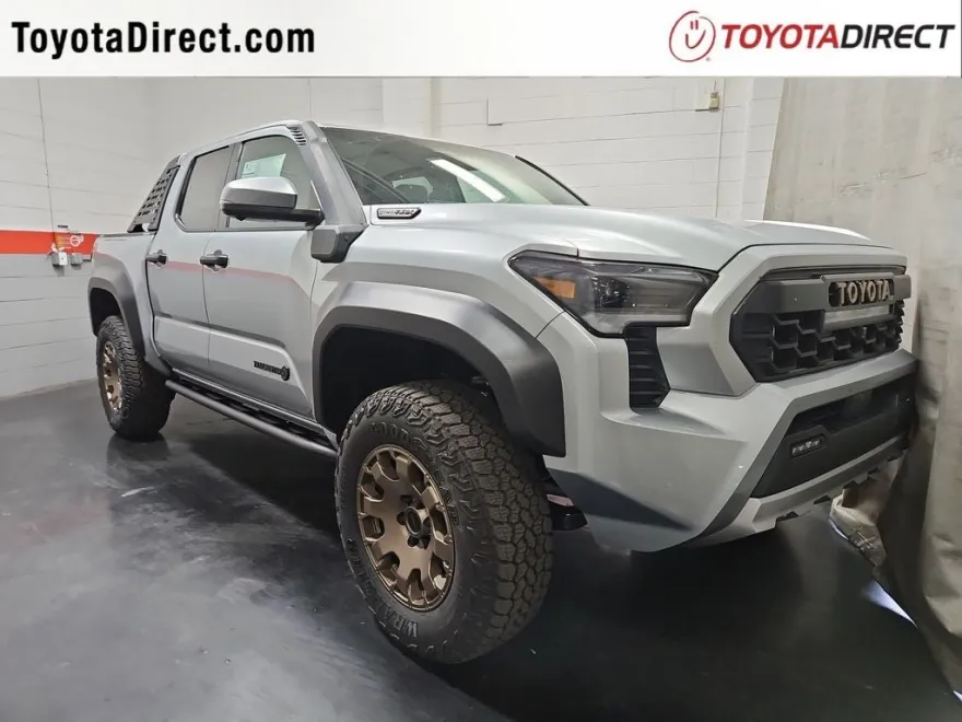 2025 Toyota Tacoma Trailhunter photo 1