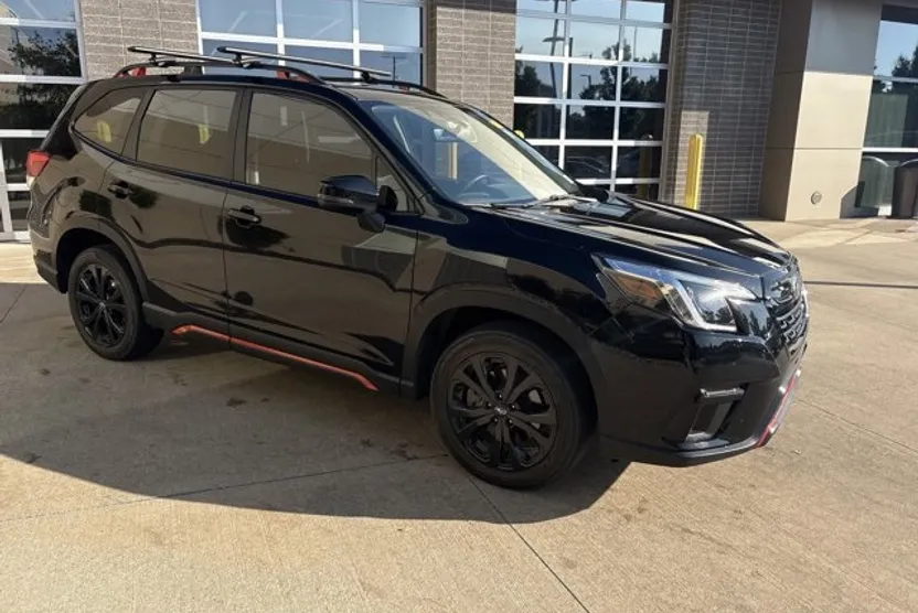 2023 Subaru Forester Sport photo 1