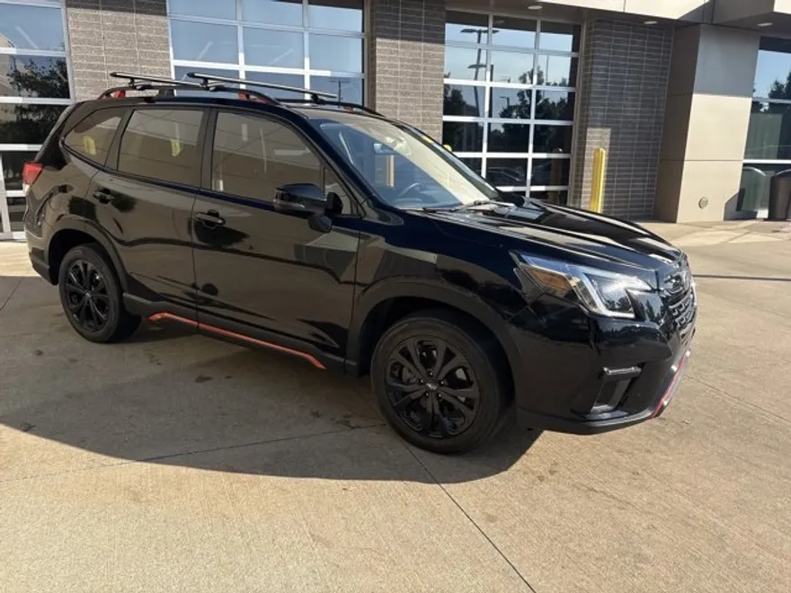 2023 Subaru Forester Sport photo 1