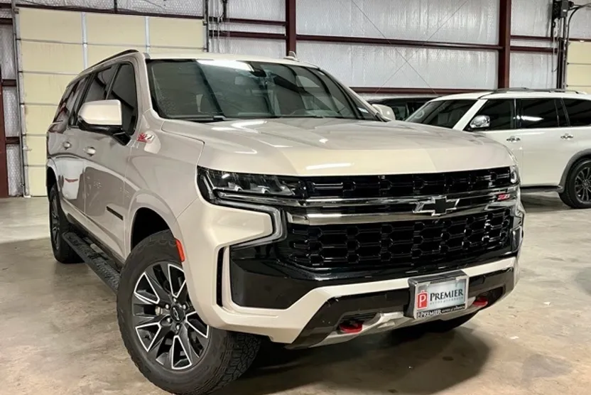 2022 Chevrolet Suburban Z71 photo 1