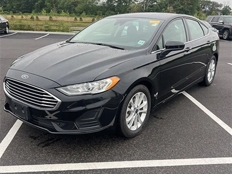 2020 Ford Fusion SE photo 1