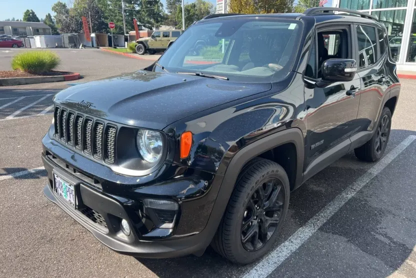 2023 Jeep Renegade Altitude photo 1