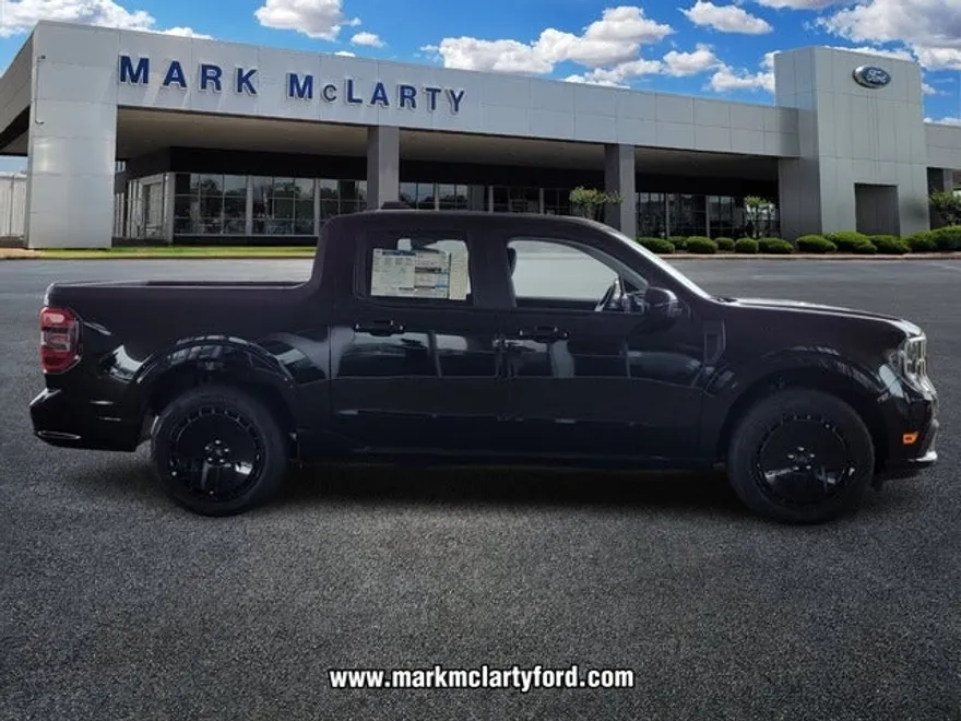 2025 Ford Maverick photo 1