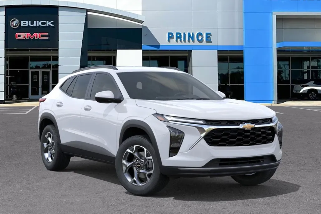 2025 Chevrolet Trax LT photo 1