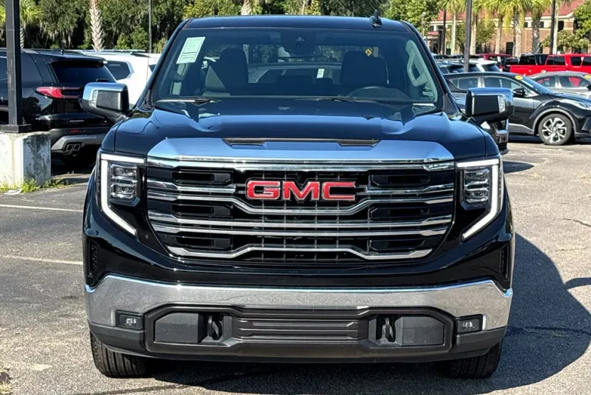 2024 Gmc Sierra 1500 SLT photo 1