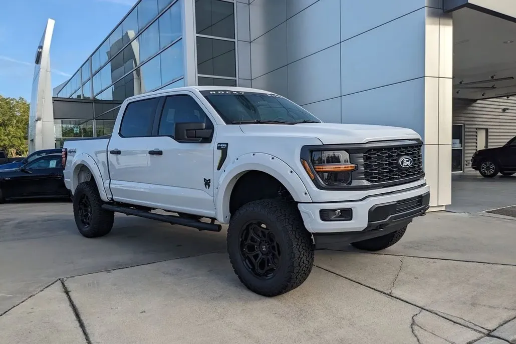 2025 Ford F-150 STX photo 1