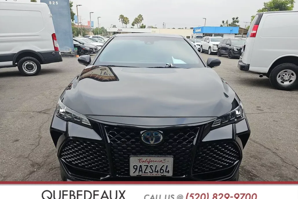 2020 Toyota Avalon Hybrid XSE photo 1