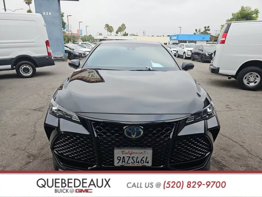 2020 Toyota Avalon Hybrid XSE photo 1