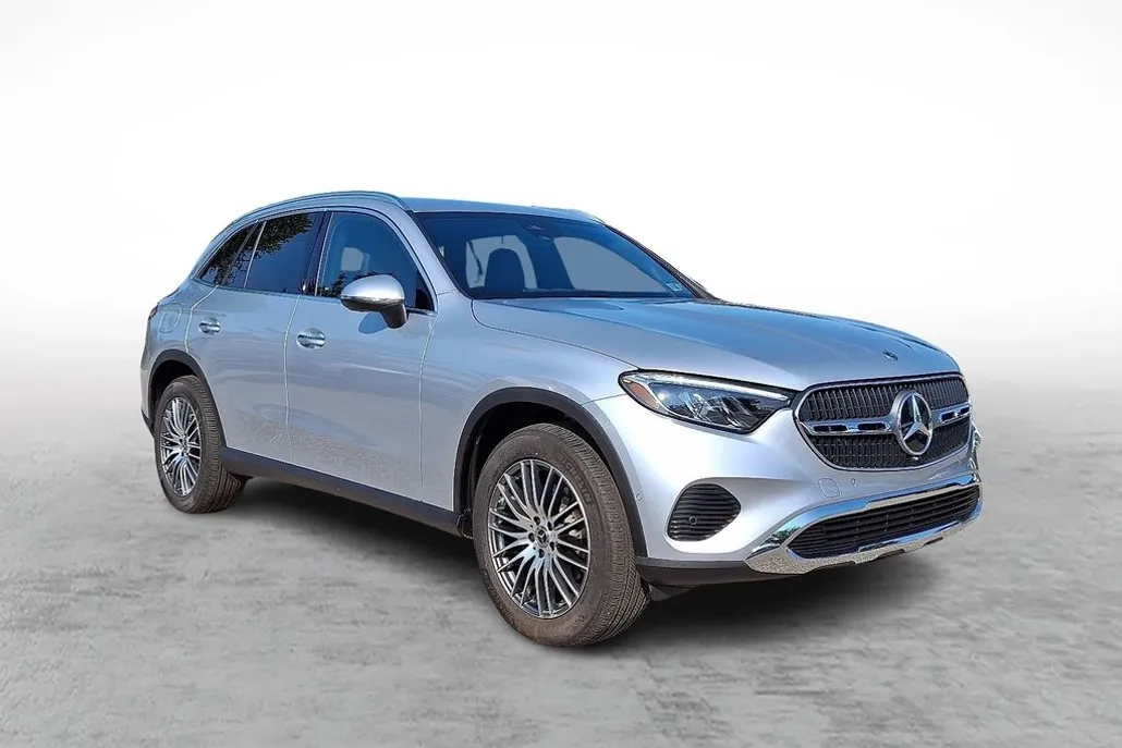 2025 Mercedes Benz GLC 300 4MATIC photo 1