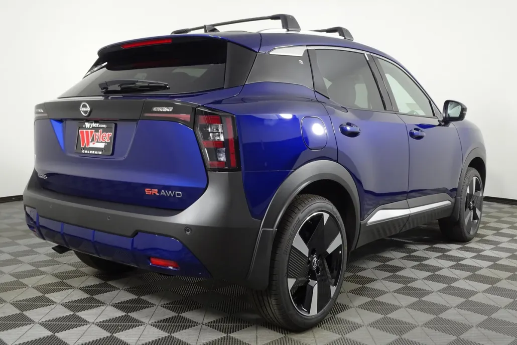 2026 Nissan Kicks SR photo 1
