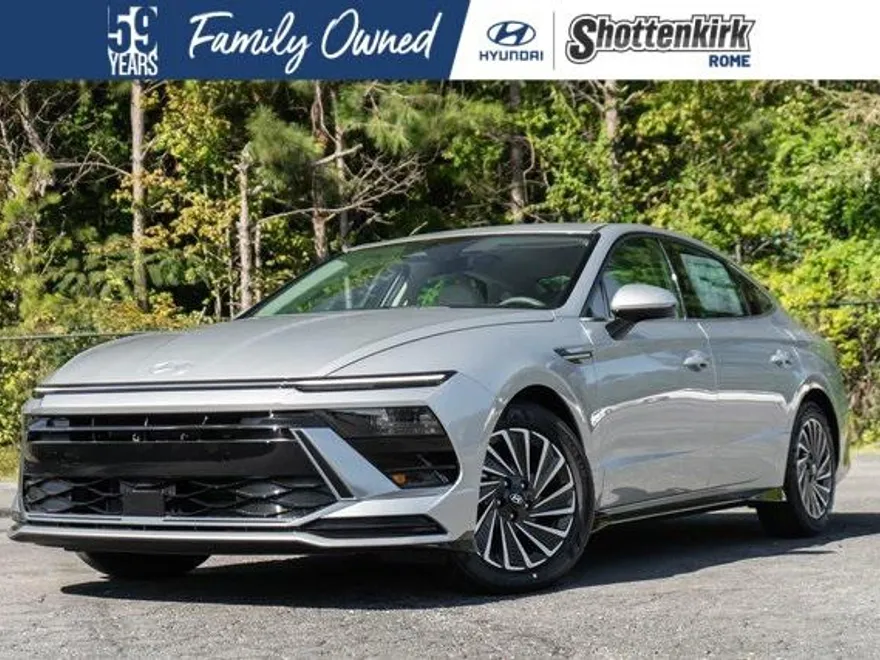 2025 Hyundai Sonata Hybrid SEL photo 1