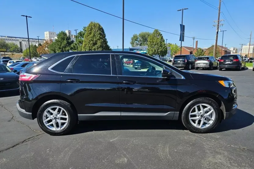 2023 Ford Edge SEL photo 1