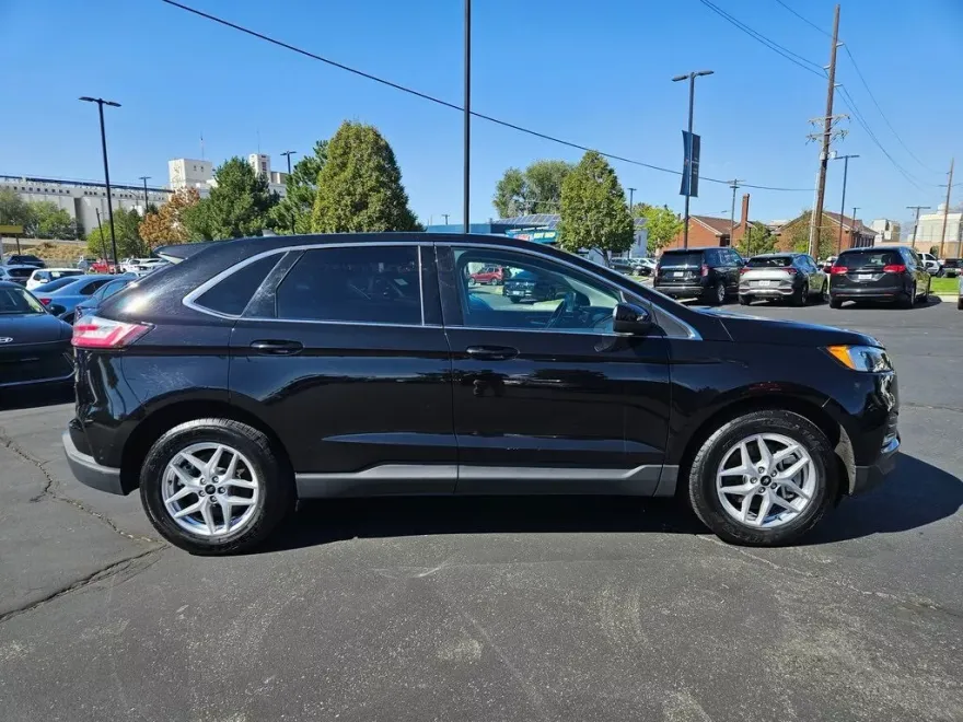 2023 Ford Edge SEL photo 1