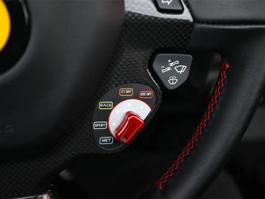 2015 Ferrari 458 Spider Base photo 31