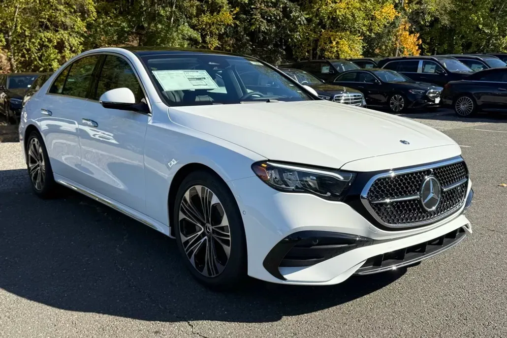 2026 Mercedes Benz E 350 4MATIC Sedan photo 1