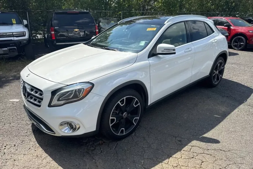 2020 Mercedes Benz GLA 250 4MATIC photo 1