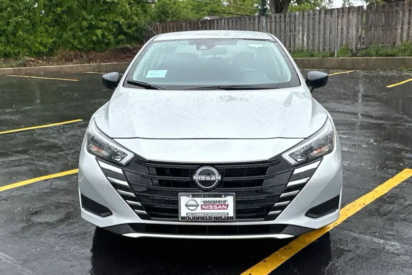 2025 Nissan Versa S photo 1