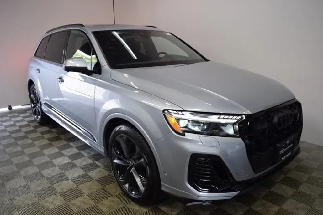 2025 Audi Q7 Prestige photo 1