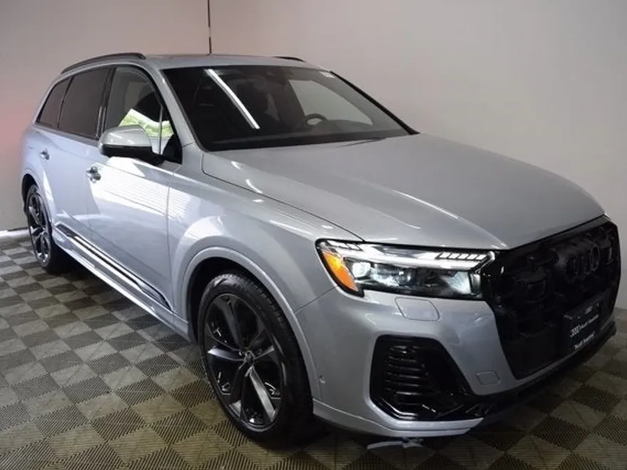 2025 Audi Q7 Prestige photo 1