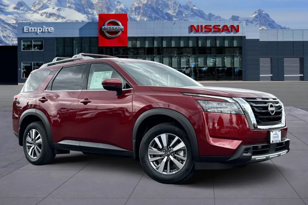 2025 Nissan Pathfinder SL photo 1