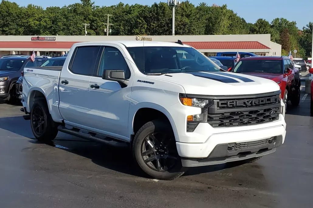 2025 Chevrolet Silverado 1500 Custom photo 1