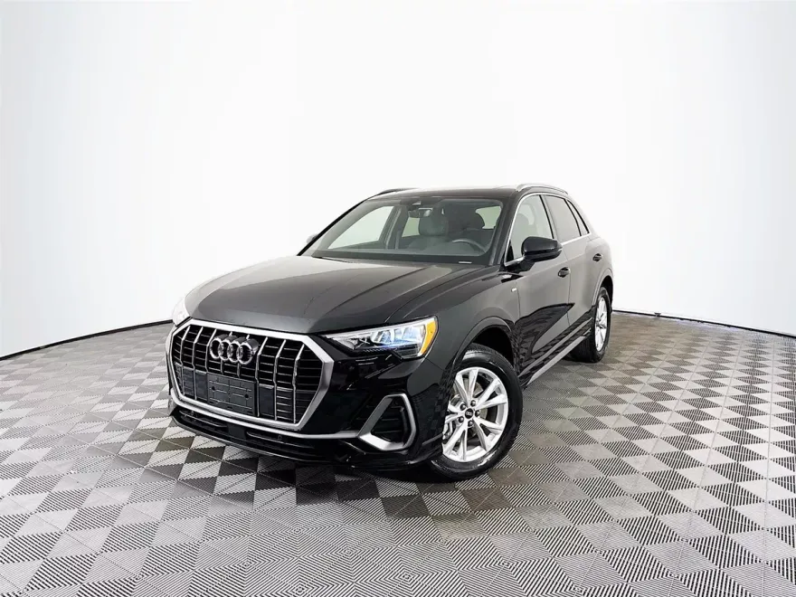 2021 Audi Q3 45 TFSI S line Premium photo 1