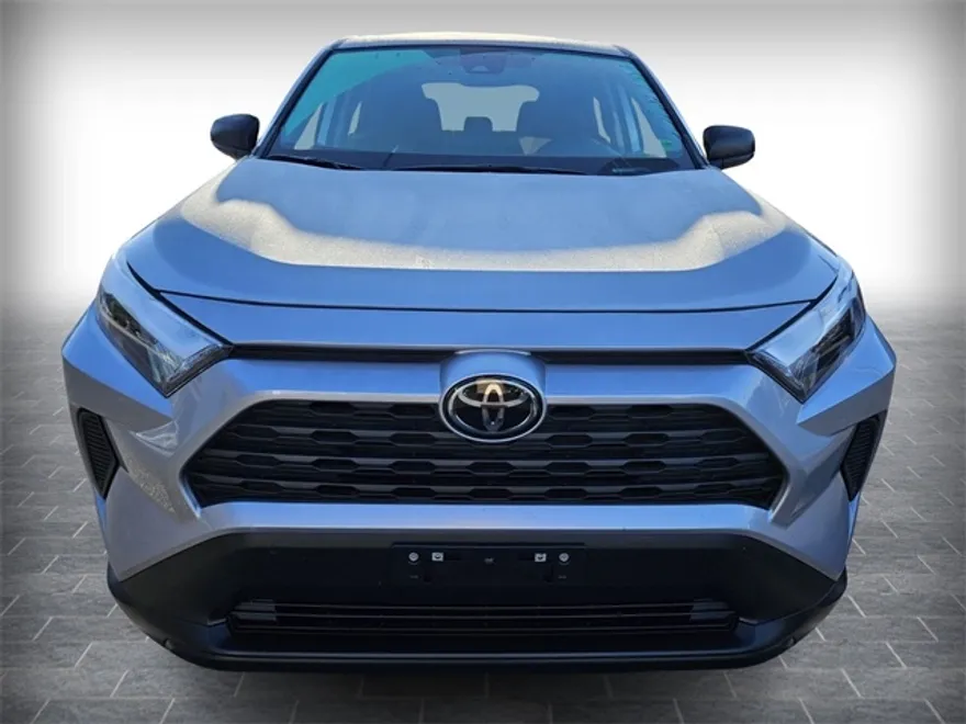 2024 Toyota RAV4 LE photo 1