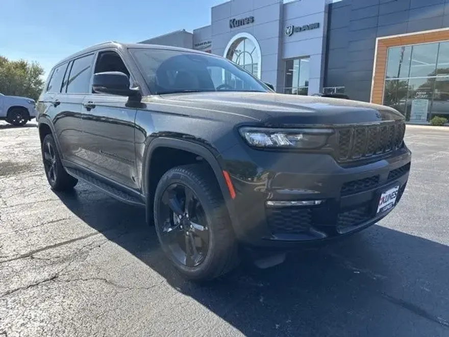 2024 Jeep Grand Cherokee Limited photo 1
