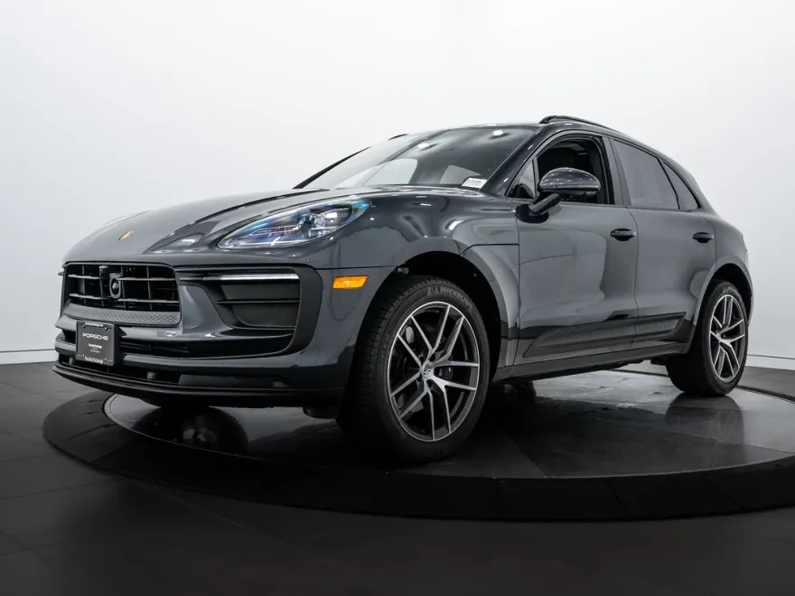 2025 Porsche Macan T photo 1