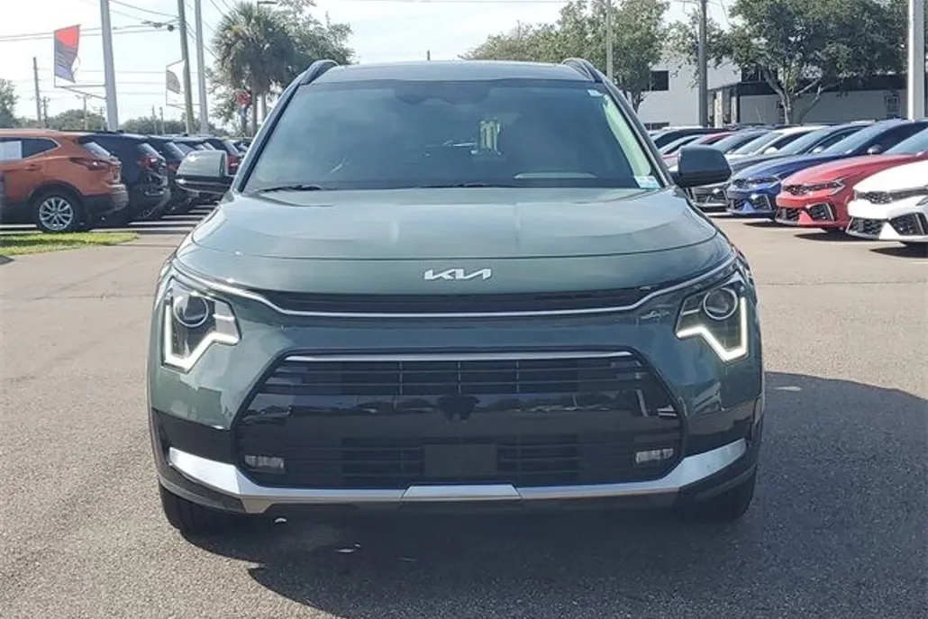 2025 Kia Niro EX Touring photo 1