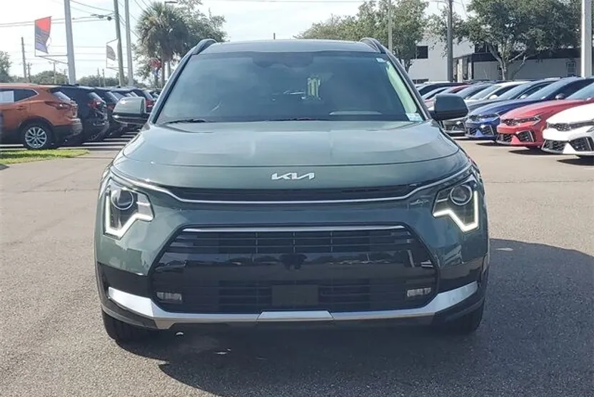 2025 Kia Niro EX Touring photo 1