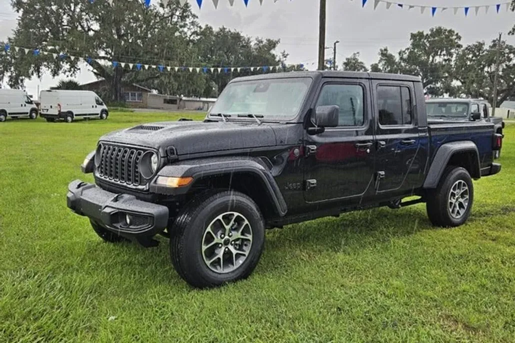 2025 Jeep Gladiator Sport S photo 1