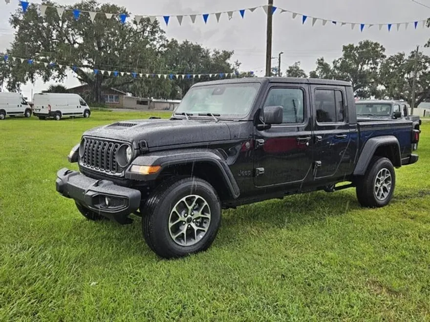 2025 Jeep Gladiator Sport S photo 1