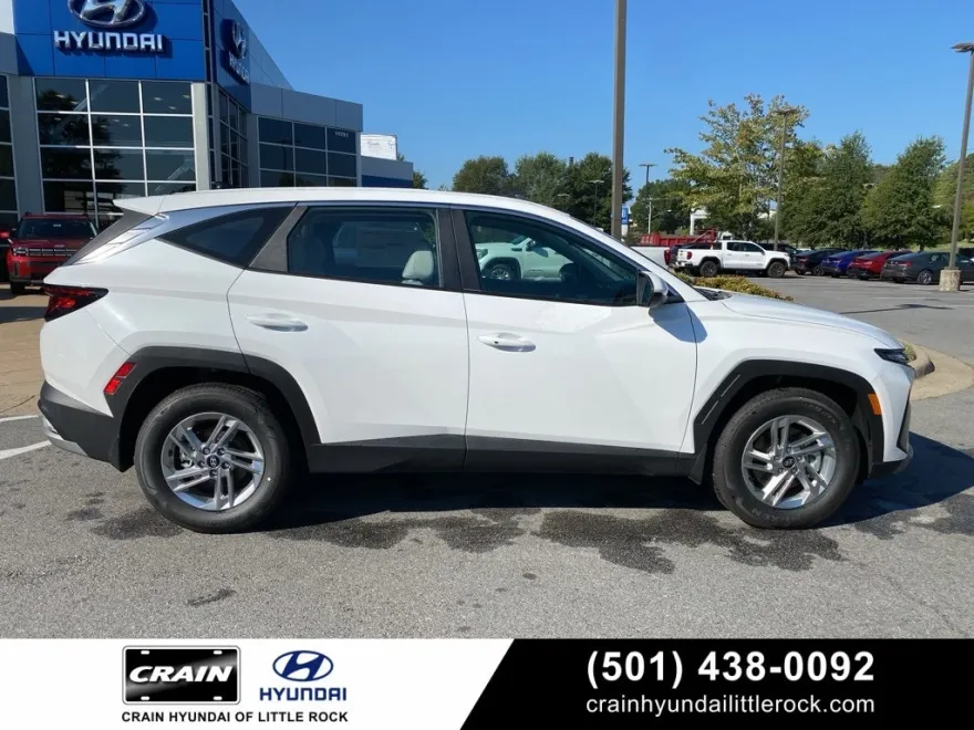 2025 Hyundai Tucson SE photo 1