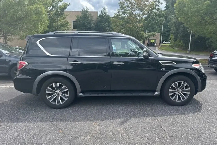 2020 Nissan Armada SL photo 1