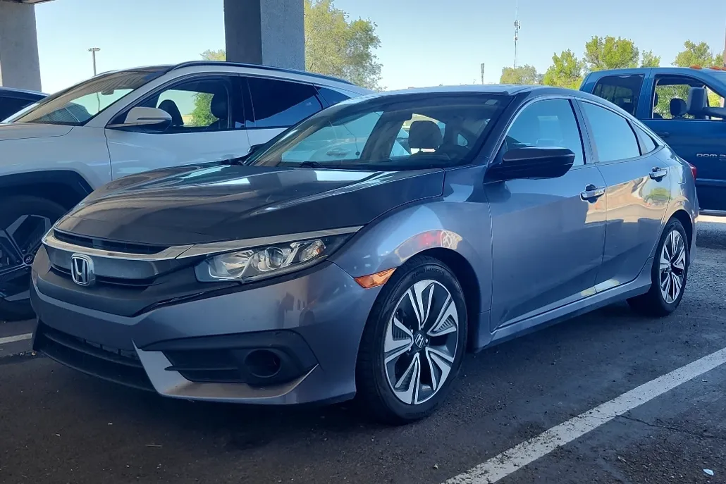 2017 Honda Civic EX-T photo 1