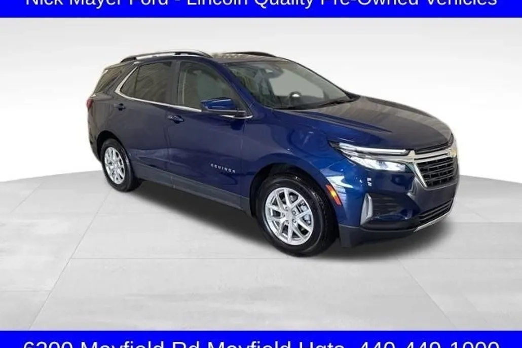 2022 Chevrolet Equinox LT photo 1