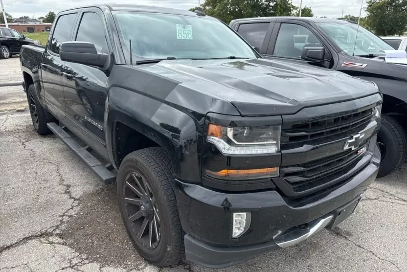2018 Chevrolet Silverado 1500 LT2 photo 1