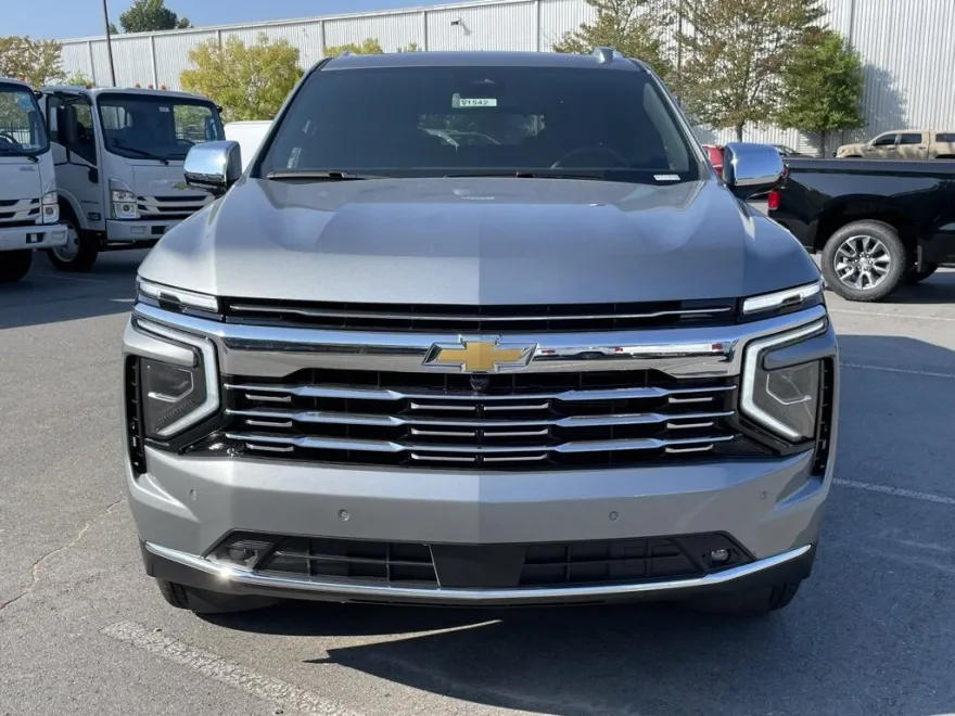 2026 Chevrolet Suburban Premier photo 1