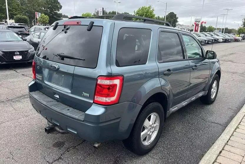 2010 Ford Escape XLT photo 1