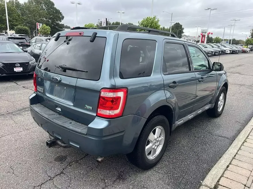 2010 Ford Escape XLT photo 1