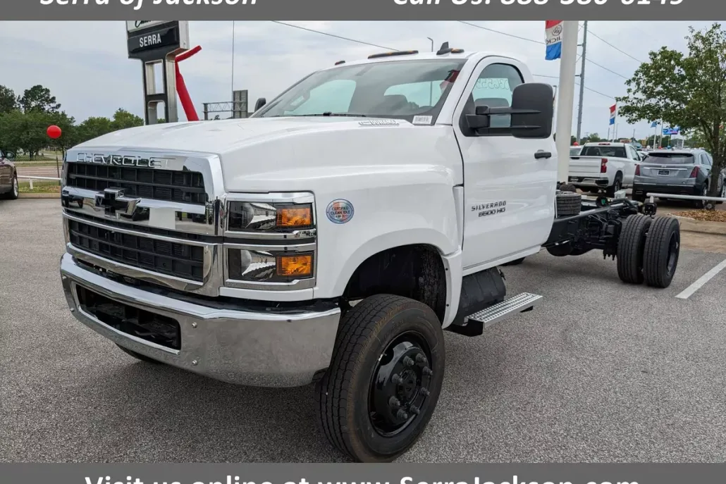 2024 Chevrolet Silverado 6500HD photo 1