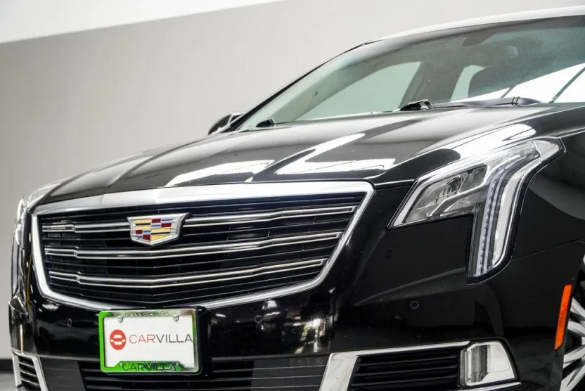 2018 Cadillac XTS Luxury photo 1