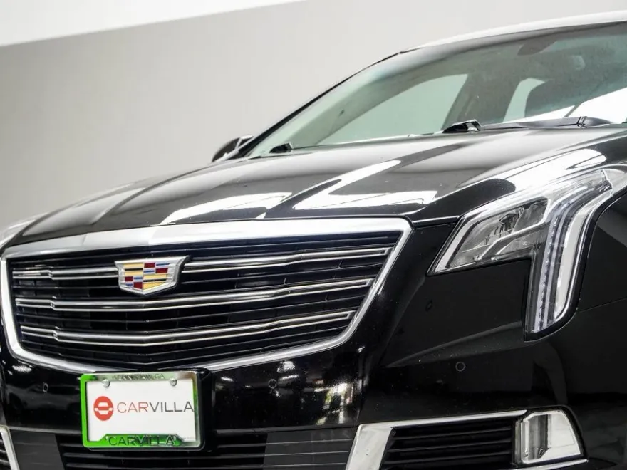 2018 Cadillac XTS Luxury photo 1