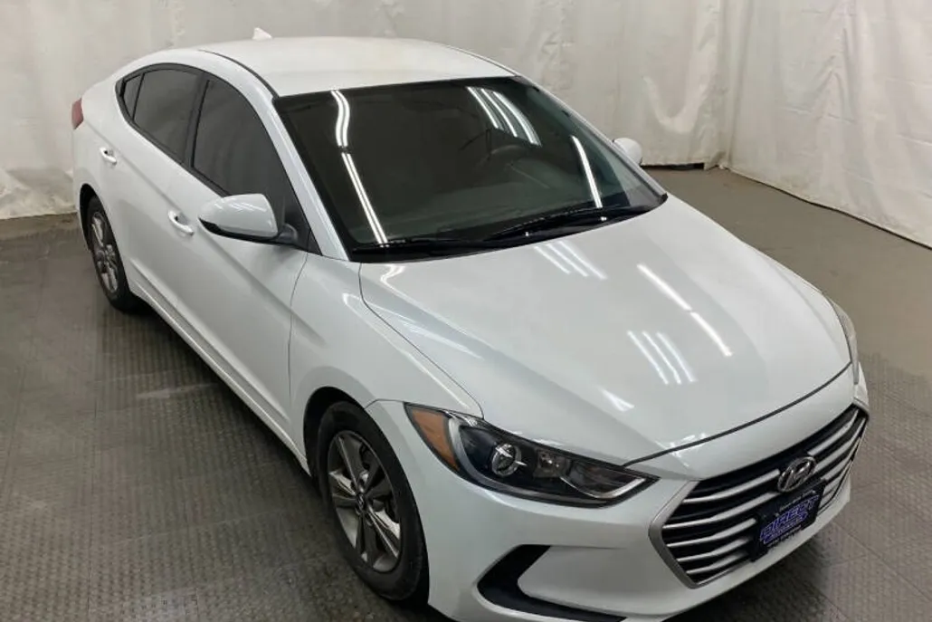 2017 Hyundai Elantra Value Edition photo 1
