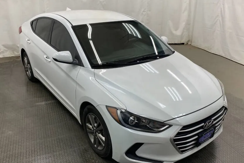 2017 Hyundai Elantra Value Edition photo 1