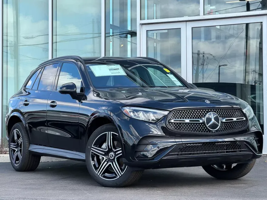 2025 Mercedes Benz GLC 300 4MATIC photo 1